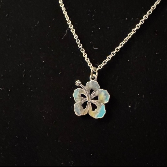 ⚜️3 for $30⚜️ Claire’s Floral Hibiscus Flower Enamel Pendant Necklace - Picture 10 of 13